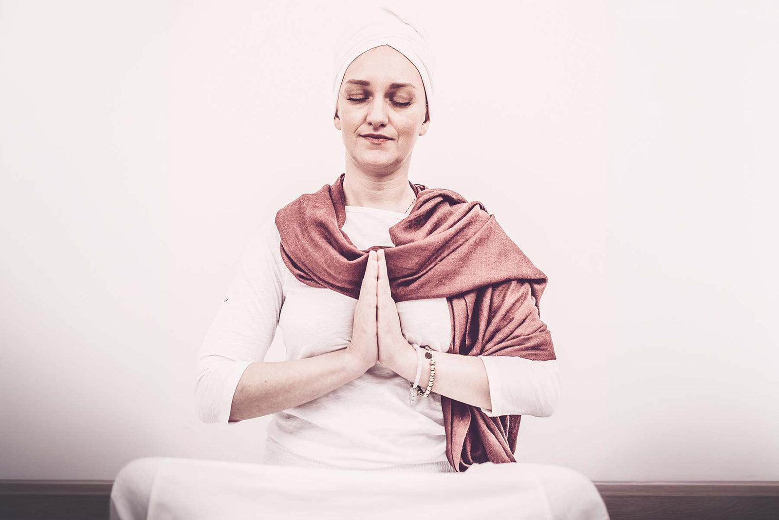 Unterstütze dein hormonelles Gleichgewicht mit Hormonyoga