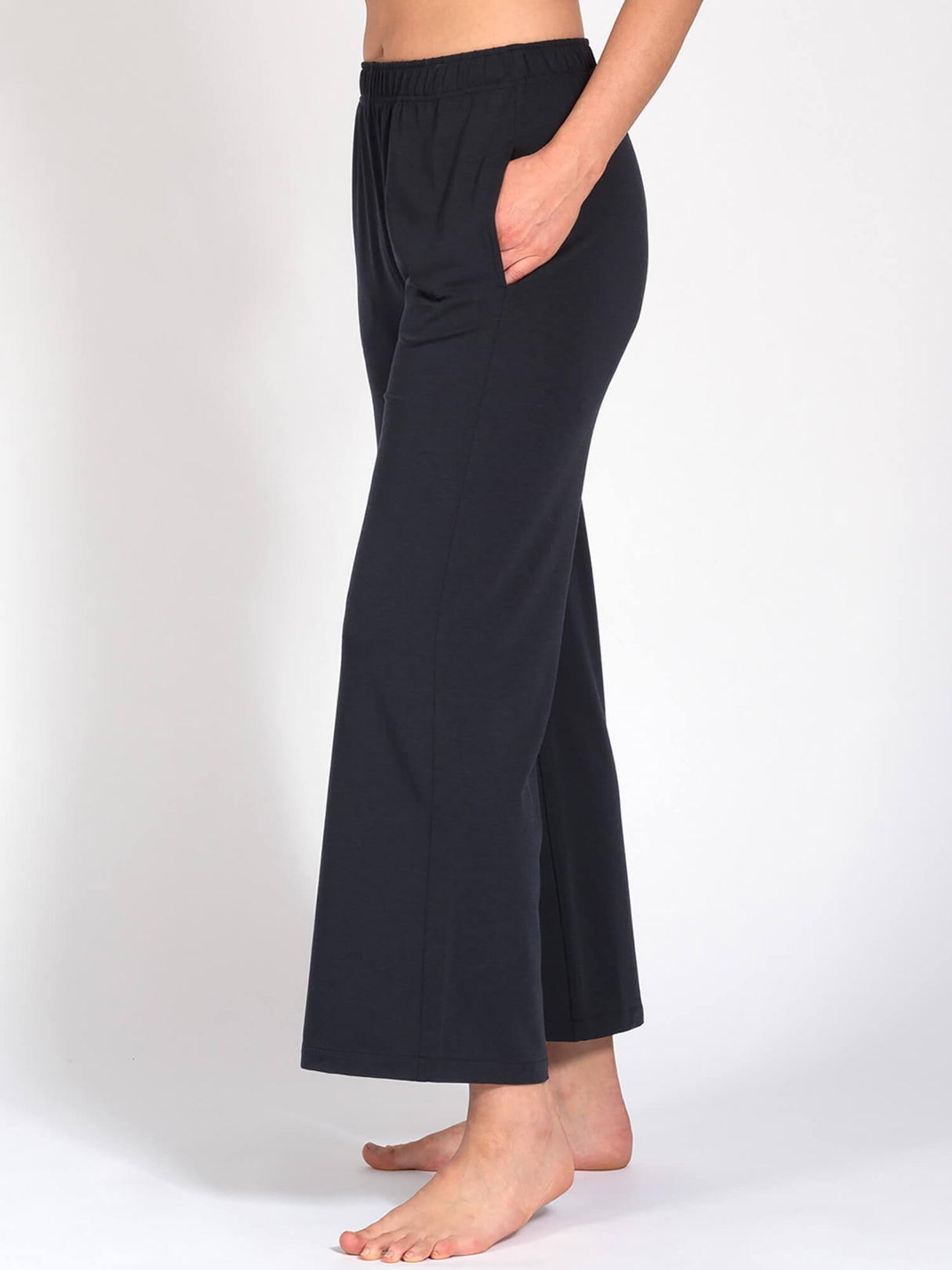 Yogahose Naomi - Black, aus Naturmaterial - YOGISHOP