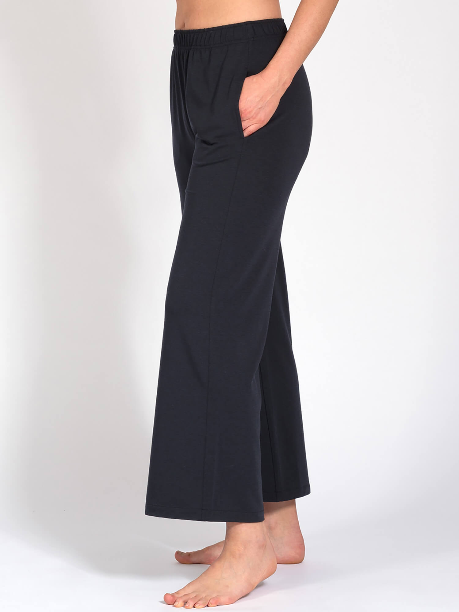 Yogahose Naomi - Black, aus Naturmaterial - YOGISHOP