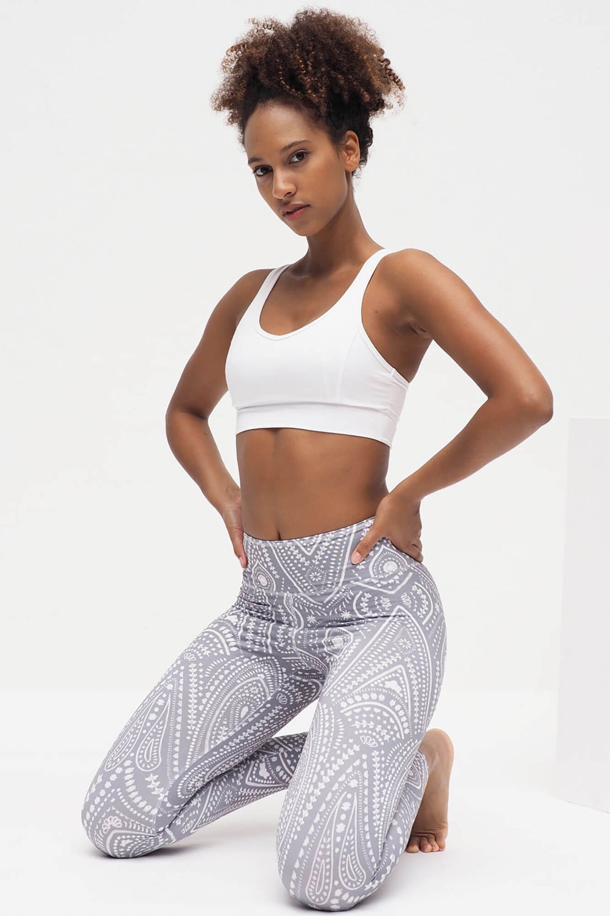 Yoga-Leggings Ganga 7/8 - mandala grey - YOGISHOP