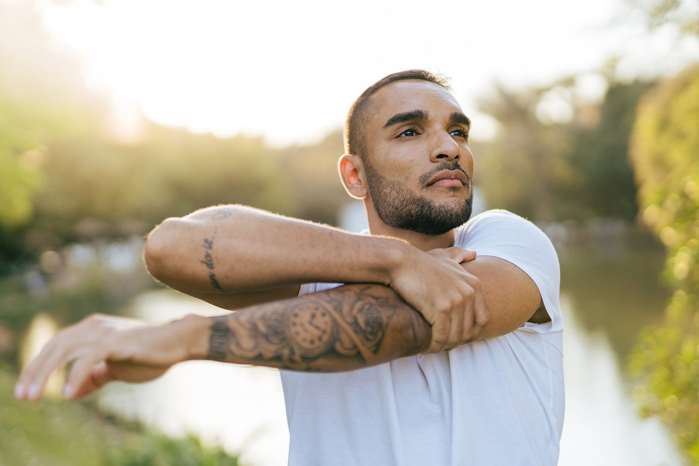 Herren Oberteile reduziert