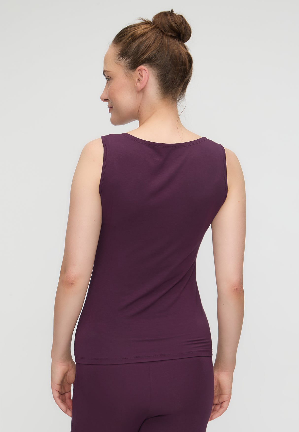Yoga-Tank-Top Boatneck - dark plum