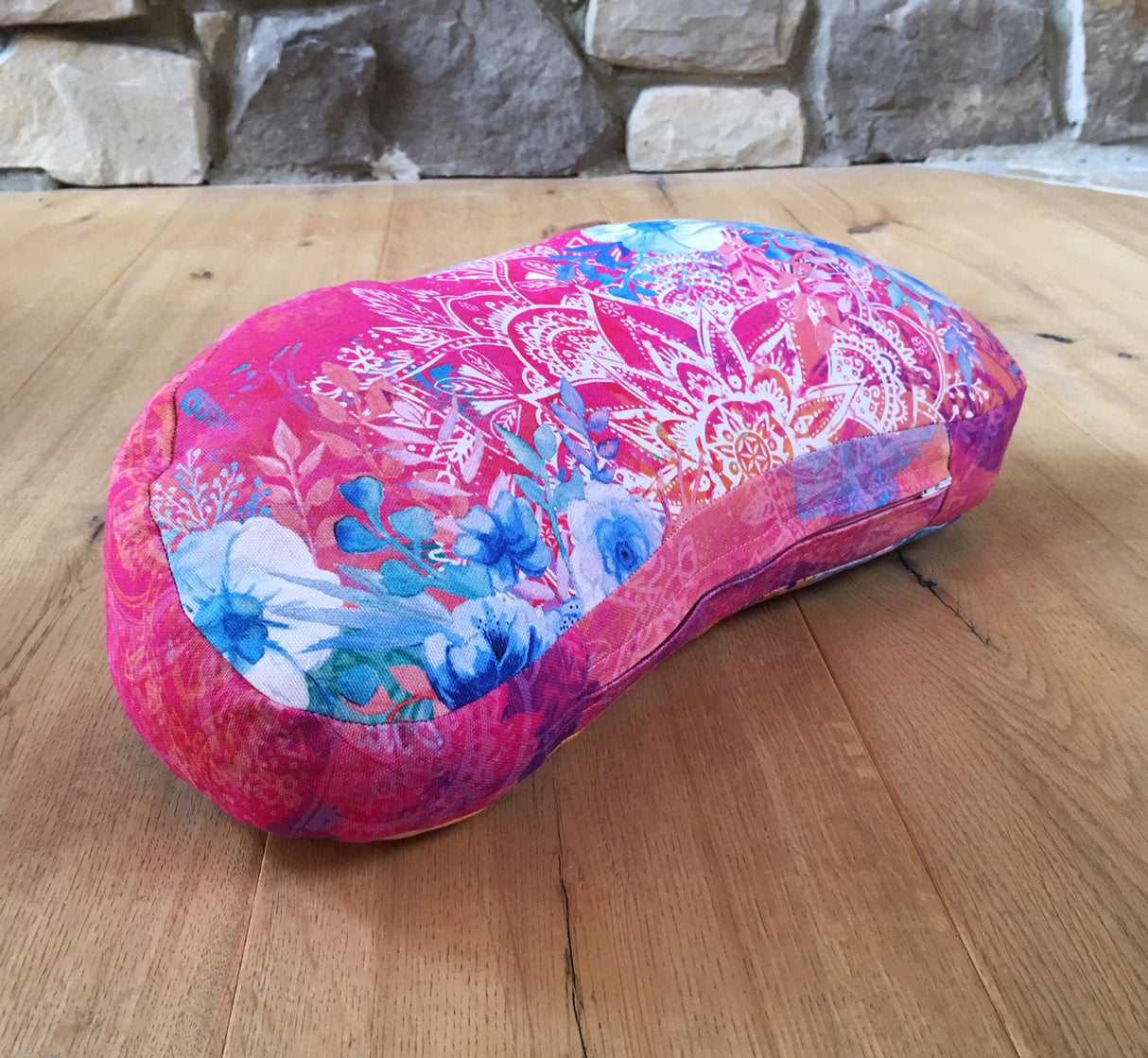 Meditationskissen Halbmond, pink/bunt - YOGISHOP