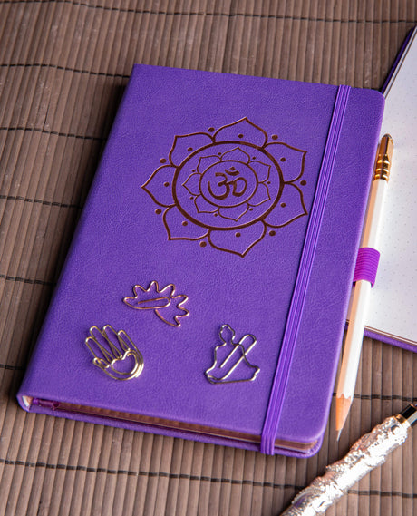 Yoga Notizbuch A5 - OM lila - YOGISHOP