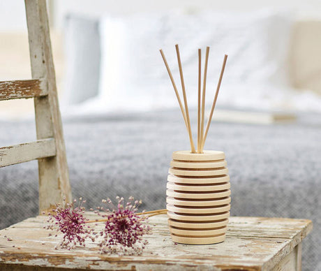 Pinus Cembra Diffusor, inkl. 150 ml Duftmischung, mit 7 Rattanstäbchen - YOGISHOP