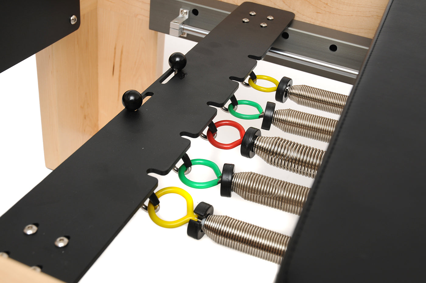 2. Wahl Pilates Reformer Ahorn "Therapeutic Leg" (inkl. Sitting Box und Jump Board) - schwarz - YOGISHOP