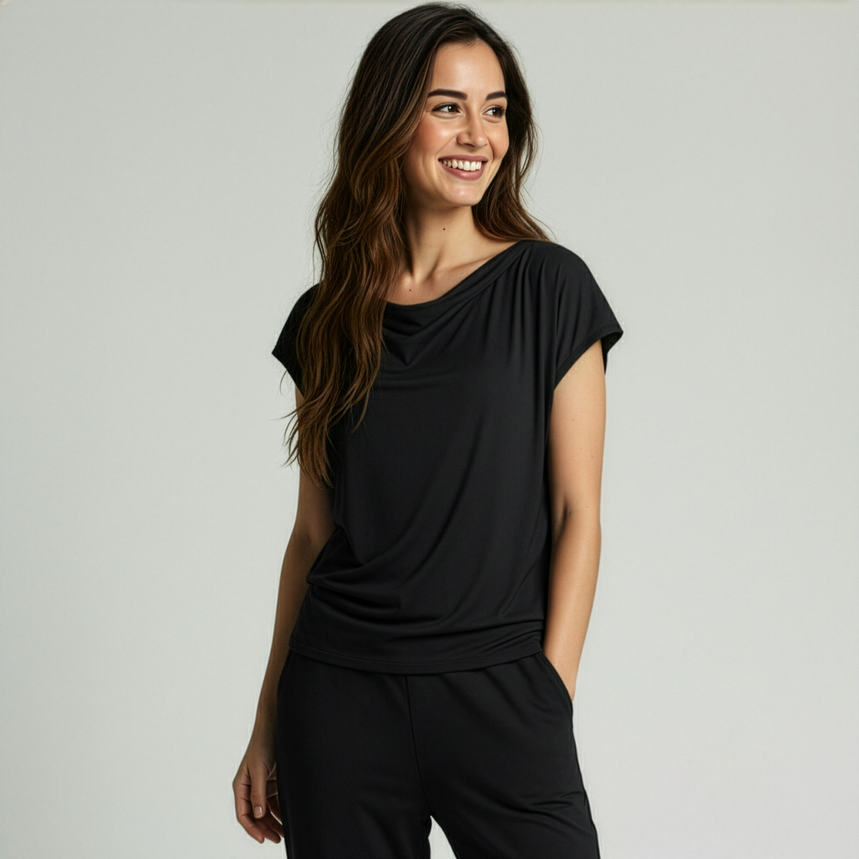 T-shirt de yoga à manches chauve-souris "ala" - noir