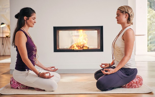 Yoga Zubehör  Hilfsmittel für Yoga & Meditation kaufen